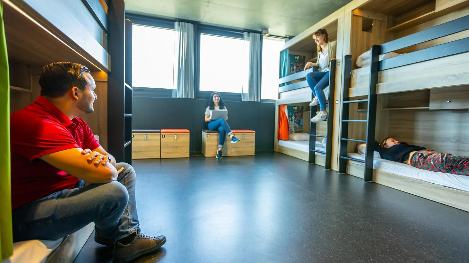 The People - Paris Marais Hostel