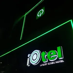 ホテル Iotel Luxury Kiosk 