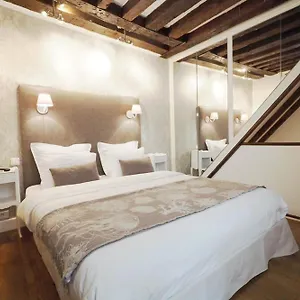  Appartamento Louvre Parisian Duplex