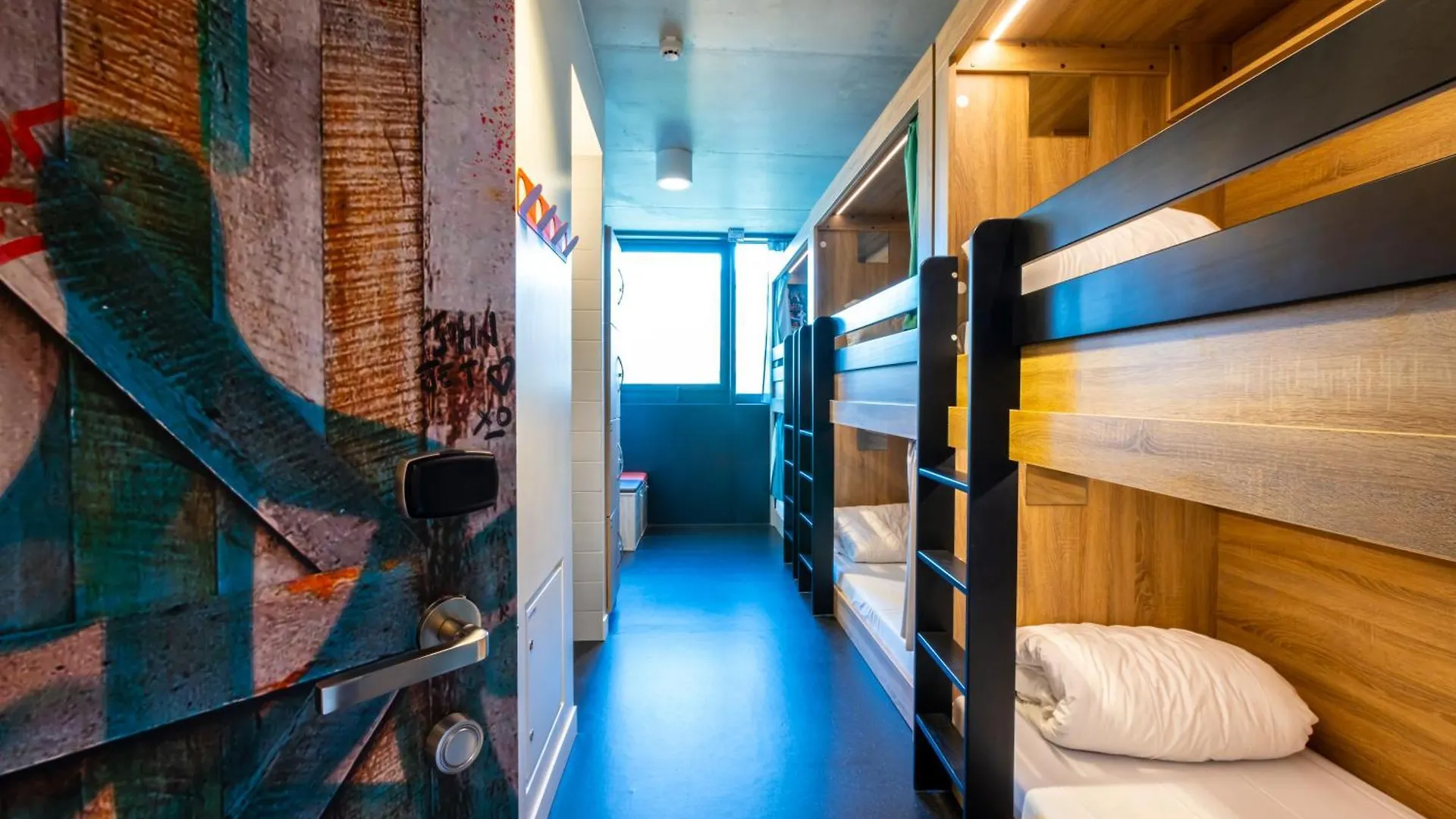 The People - Paris Marais Hostel